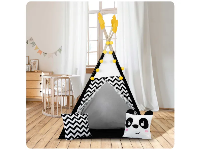 Tipi tent with garlands and lights (Panda)